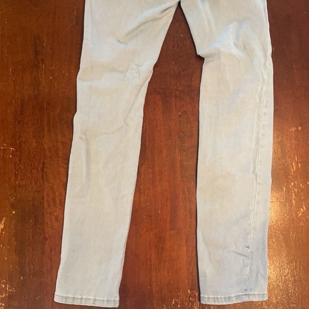 Light Washed Ripped Skinny Jeans - Picture 6 of 6